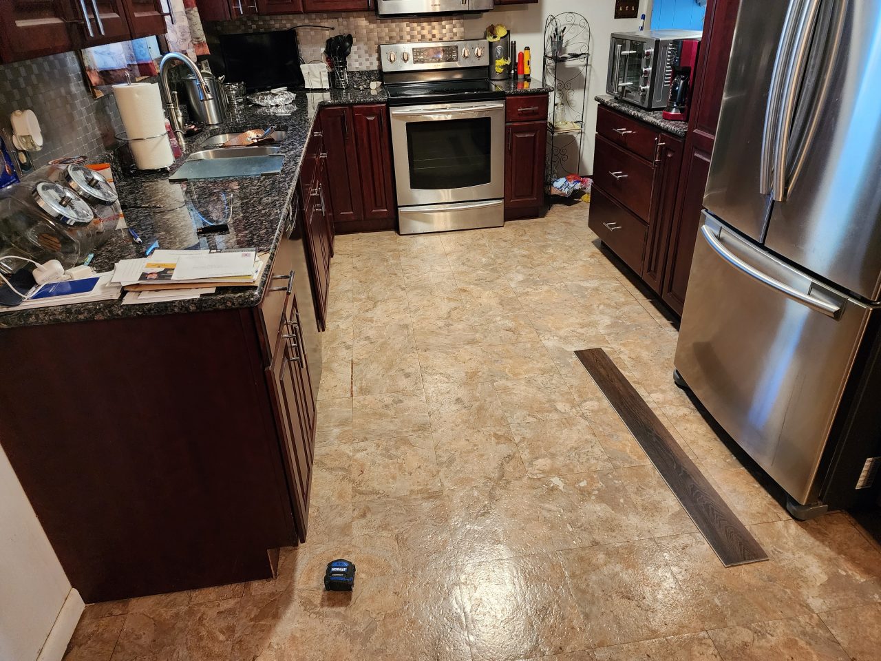 Picture of kitchen before remodeling